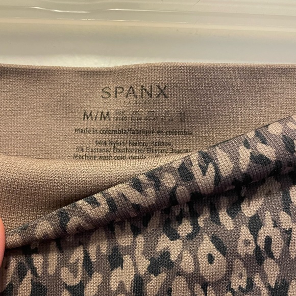 Spanx Leopard Leggings. - Picture 2 of 2
